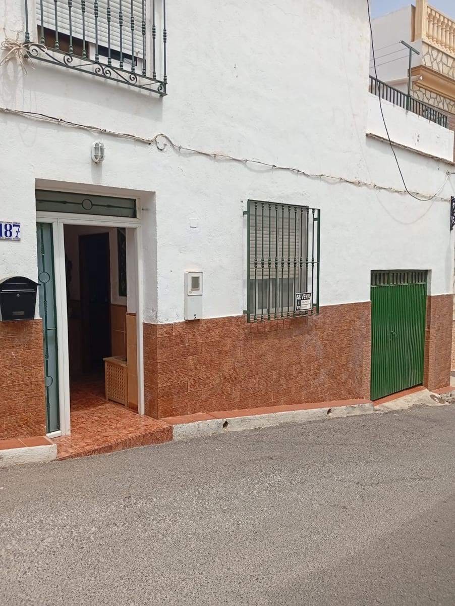 Semi-Rækkehus til salg i Berja - € 120.000 (Ref: 7852565)