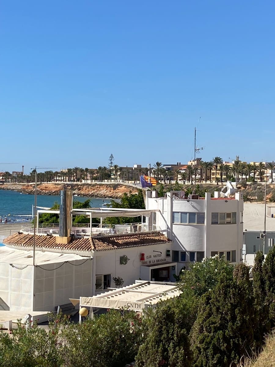 Apartamento de 3 habitaciones en Torre de la Horadada en venta - 250.000 € (Ref: 5823512)