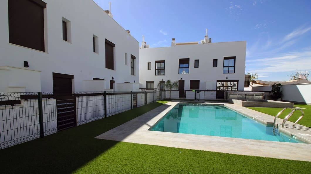 3 bedroom Townhouse for sale in Pilar de la Horadada with pool garage - € 354,900 (Ref: 6642255)