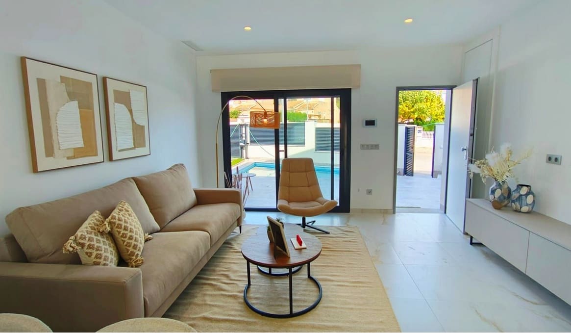 3 bedroom Villa for sale in Pinar de Campoverde with pool garage - € 422,500 (Ref: 7426510)