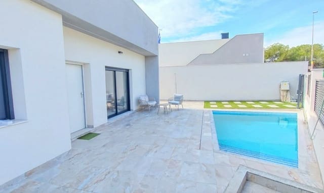 3 bedroom Villa for sale in Pinar de Campoverde, Pilar de la Horadada with pool garage - € 422,500 (Ref: 7426510)