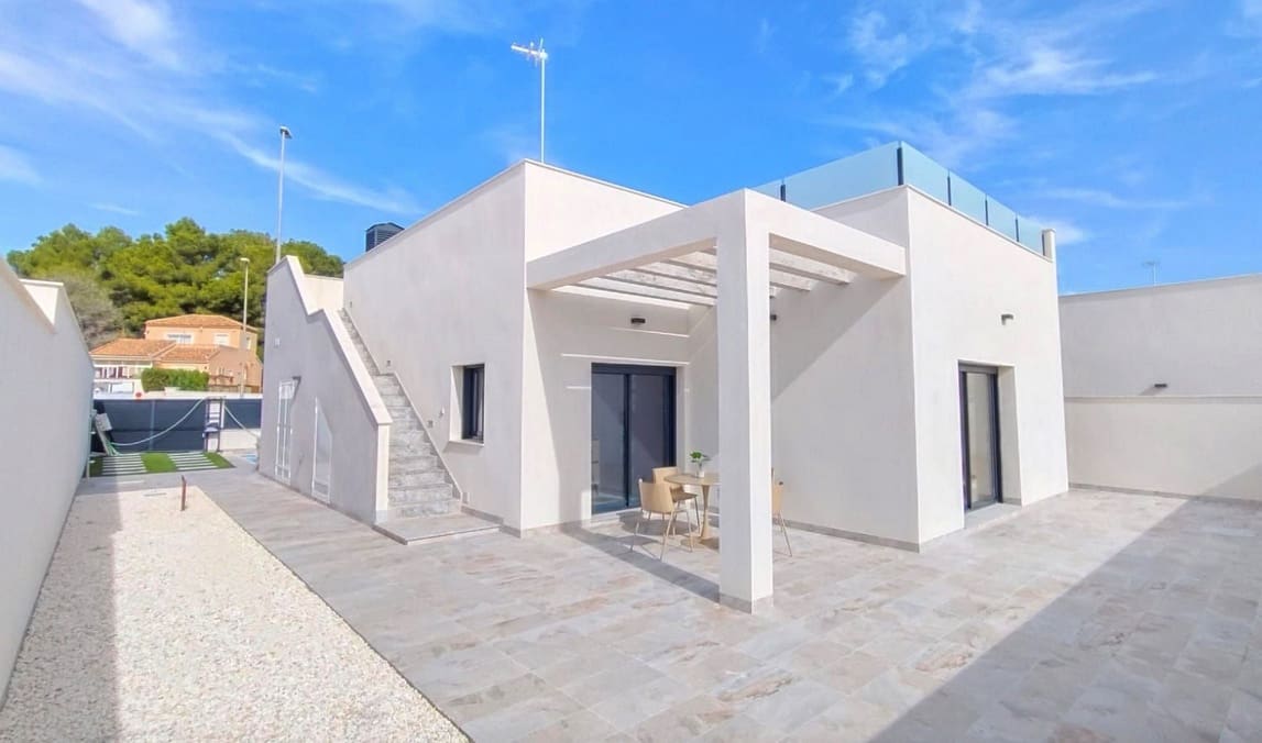 3 bedroom Villa for sale in Pinar de Campoverde with pool garage - € 422,500 (Ref: 7426510)