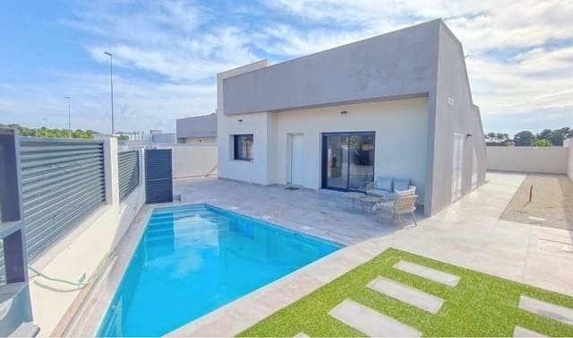 3 bedroom Villa for sale in Pinar de Campoverde, Pilar de la Horadada with pool garage - € 422,500 (Ref: 7426510)