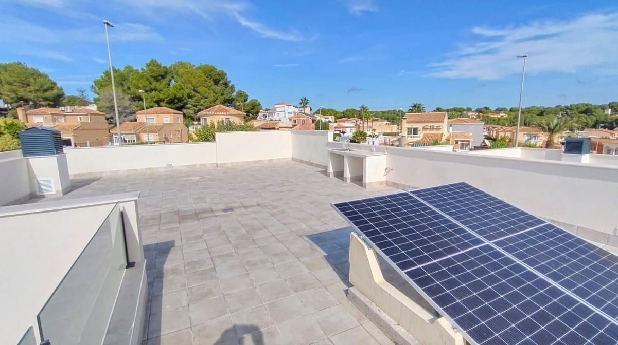 3 bedroom Villa for sale in Pinar de Campoverde with pool garage - € 422,500 (Ref: 7426510)