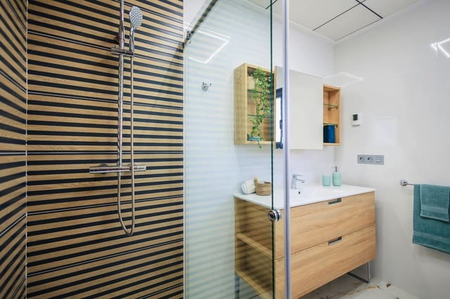 3 bedroom Villa for sale in Pilar de la Horadada - € 399,000 (Ref: 8531628)