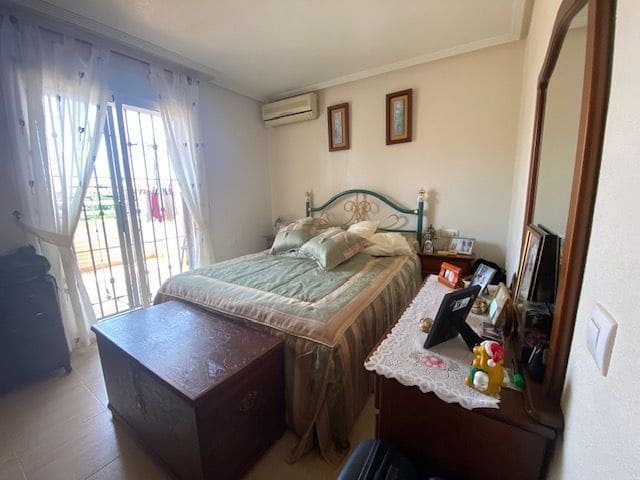 3 bedroom Villa for sale in Torre de la Horadada with garage - € 239,000 (Ref: 9036328)