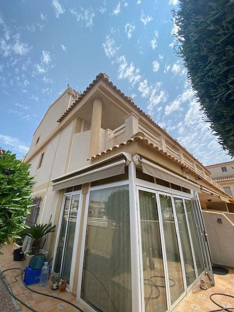 3 bedroom Villa for sale in Torre de la Horadada with garage - € 239,000 (Ref: 9036328)