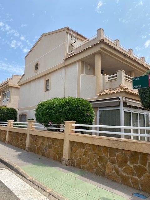 3 bedroom Villa for sale in Torre de la Horadada with garage - € 239,000 (Ref: 9036328)