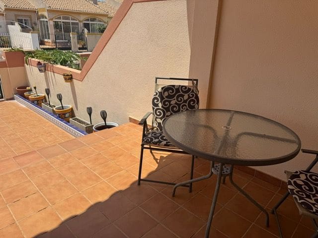 4 bedroom Townhouse for sale in Torre de la Horadada with garage - € 249,000 (Ref: 9084904)