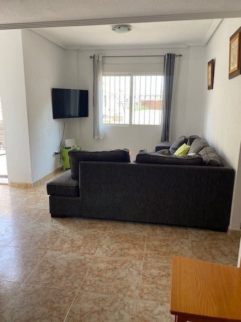 3 bedroom Villa for sale in Torre de la Horadada with garage - € 220,000 (Ref: 9418827)