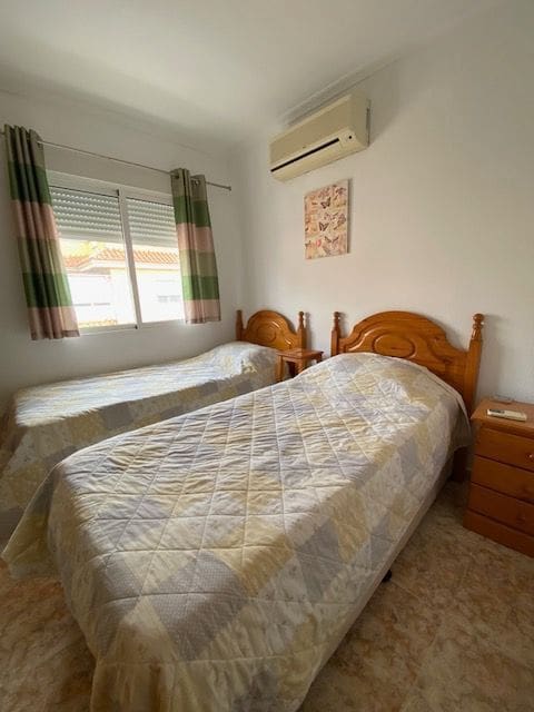 3 bedroom Villa for sale in Torre de la Horadada with garage - € 220,000 (Ref: 9418827)