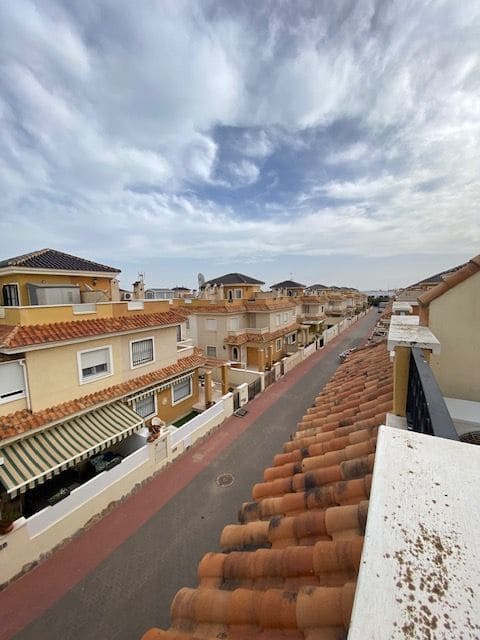 3 bedroom Villa for sale in Torre de la Horadada with garage - € 220,000 (Ref: 9418827)