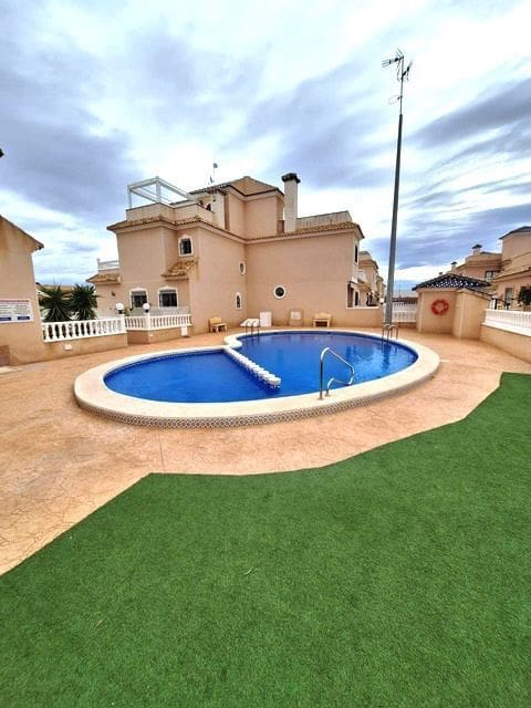 3 bedroom Townhouse for sale in Torre de la Horadada with pool - € 220,000 (Ref: 9590650)