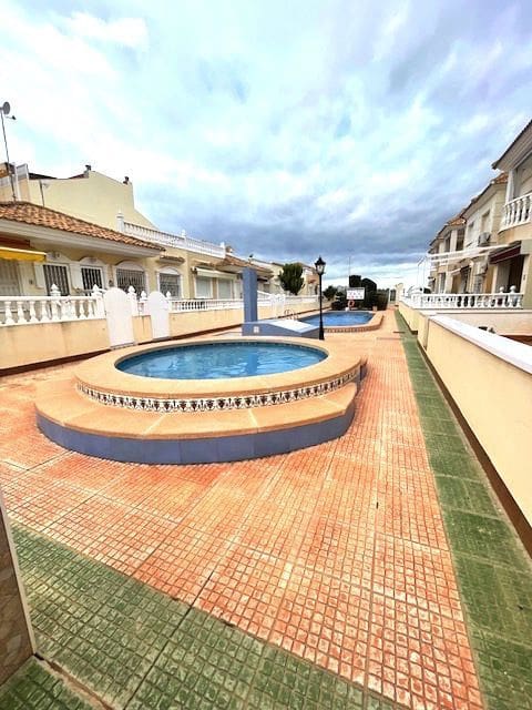 2 bedroom Bungalow for sale in Los Alcazares with pool - € 159,950 (Ref: 9590651)