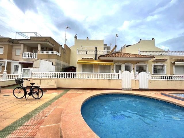 2 sovrum Bungalow till salu i Los Alcázares med pool - 159 950 € (Ref: 9590651)