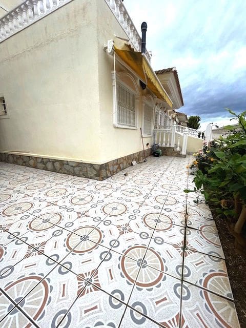 2 bedroom Bungalow for sale in Los Alcazares with pool - € 159,950 (Ref: 9590651)