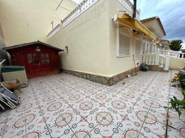 2 bedroom Bungalow for sale in Los Alcazares with pool - € 159,950 (Ref: 9590651)