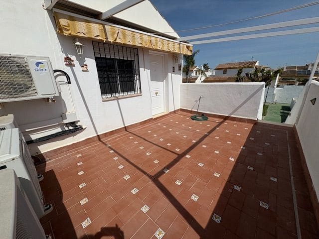 4 sovrum Villa till salu i Torre de la Horadada med pool - 395 000 € (Ref: 9793968)