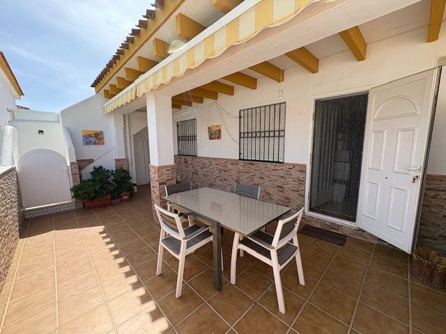 4 sovrum Villa till salu i Torre de la Horadada med pool - 395 000 € (Ref: 9793968)