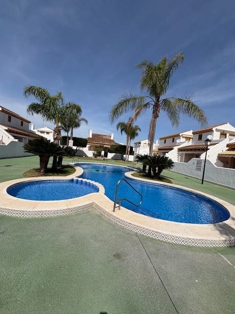 4 sovrum Villa till salu i Torre de la Horadada med pool - 395 000 € (Ref: 9793968)