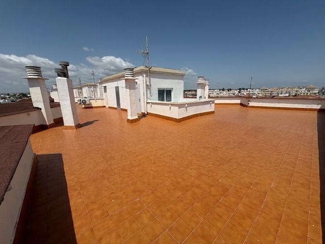 3 bedroom Apartment for sale in Torre de la Horadada with garage - € 275,000 (Ref: 9805965)