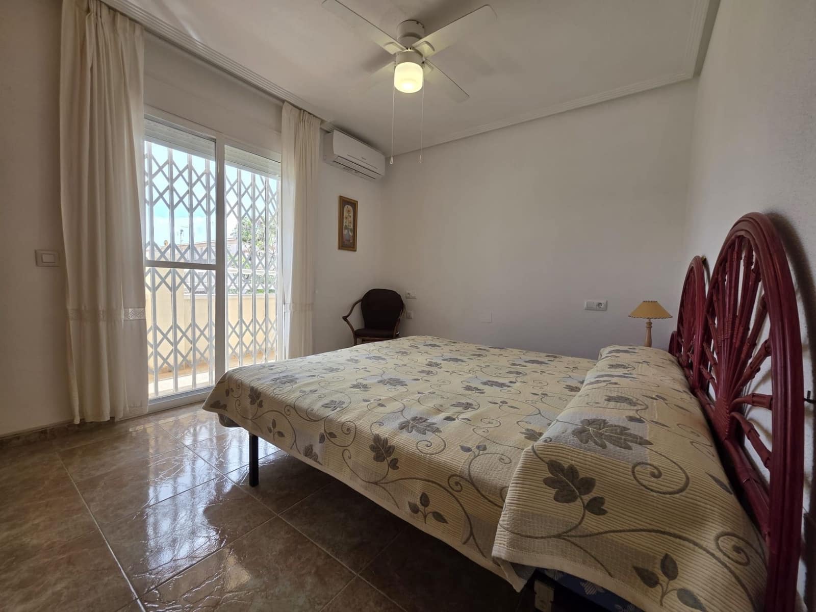 4 bedroom Townhouse for sale in Torre de la Horadada - € 255,000 (Ref: 9805966)