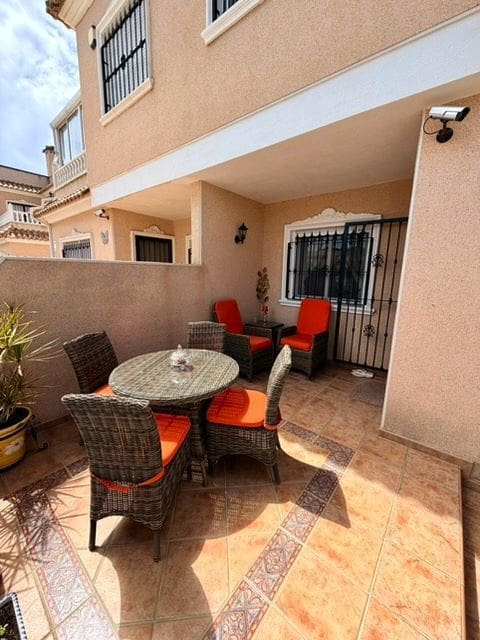 3 soveværelse Byhus til salg i Torre de la Horadada med swimmingpool - € 235.000 (Ref: 9921636)