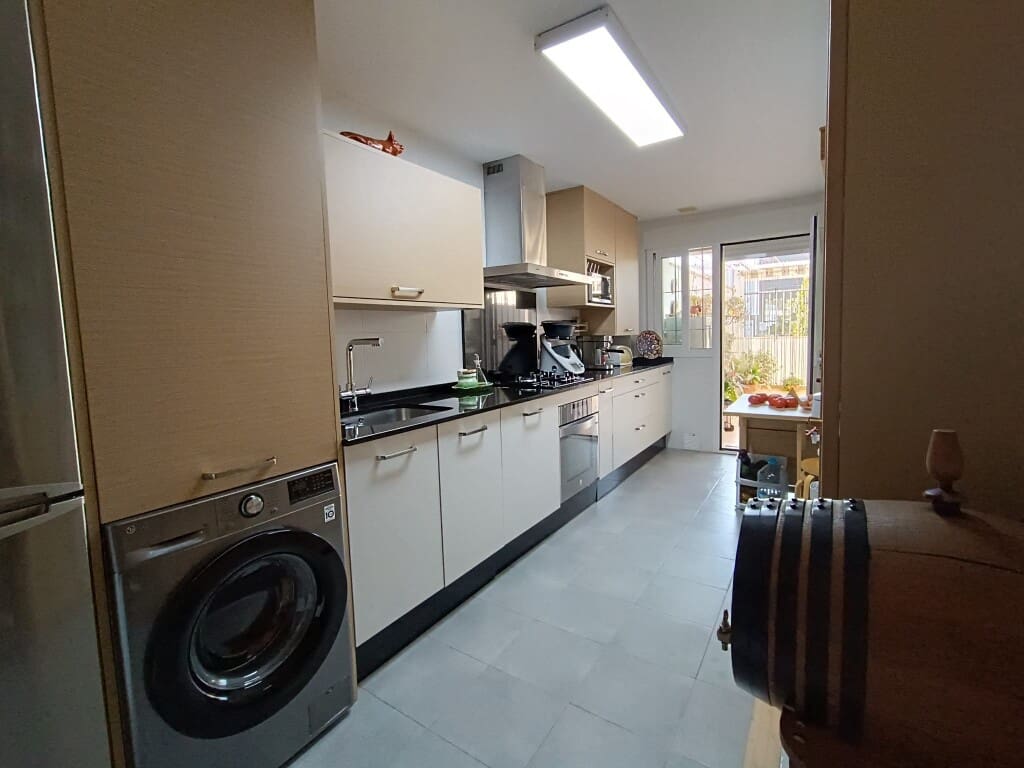 3 soveværelse Lejlighed til salg i Caleta de Velez med garage - € 420.000 (Ref: 10005201)