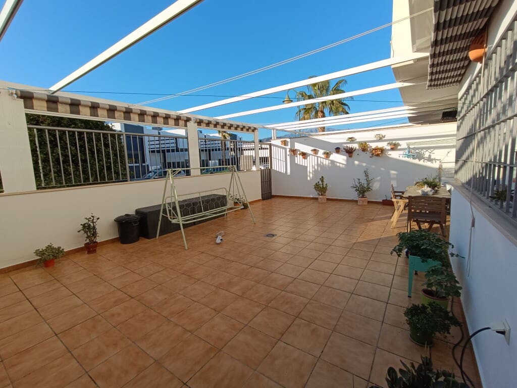 3 soveværelse Lejlighed til salg i Caleta de Velez med garage - € 420.000 (Ref: 10005201)