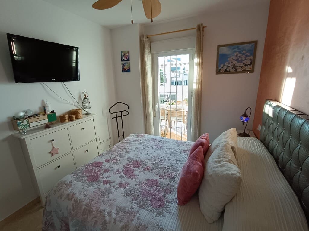3 soveværelse Lejlighed til salg i Caleta de Velez med garage - € 420.000 (Ref: 10005201)