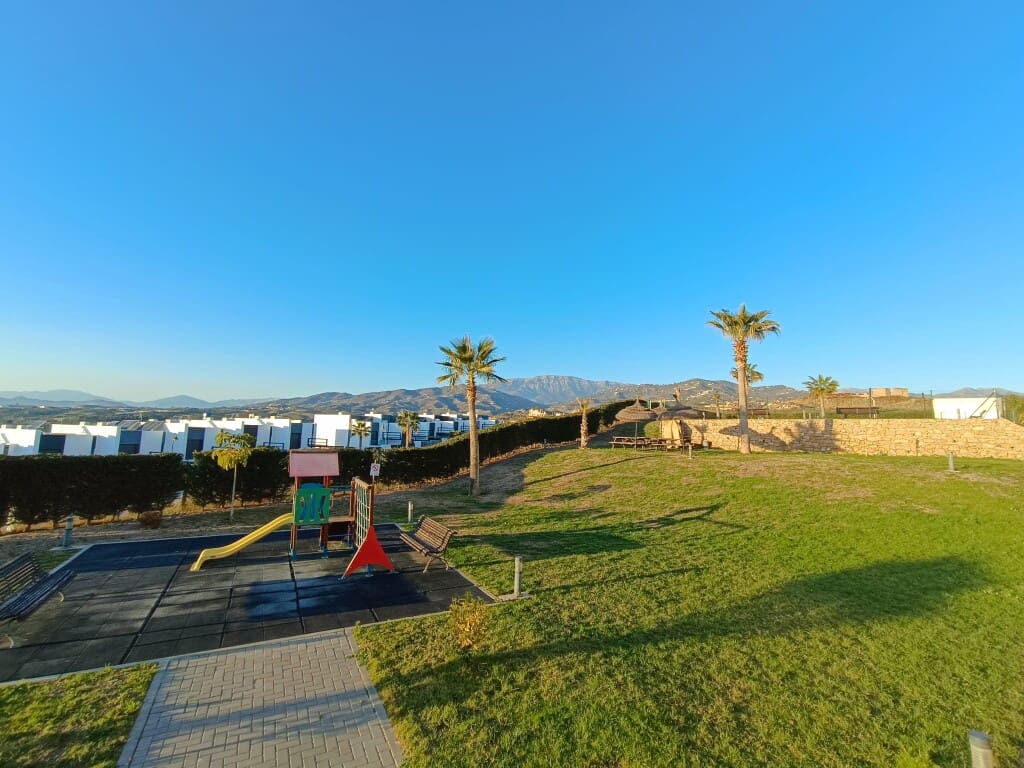 3 soveværelse Lejlighed til salg i Caleta de Velez med garage - € 420.000 (Ref: 10005201)