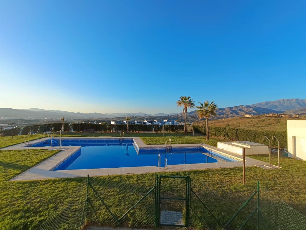 3 soveværelse Lejlighed til salg i Caleta de Velez med garage - € 420.000 (Ref: 10005201)
