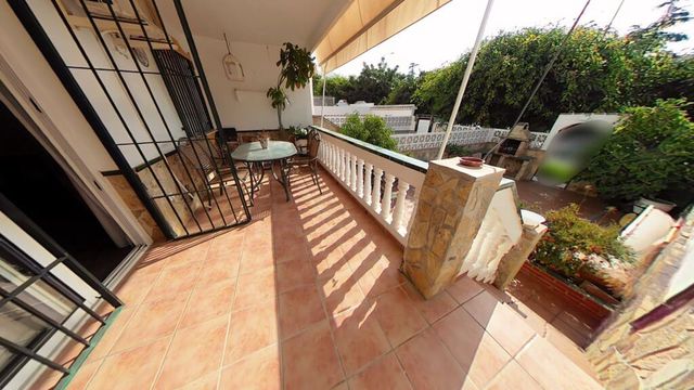 3 makuuhuone Omakotitalo myytävänä paikassa Nerja mukana 
autotalli - 499 000 € (Ref: 10017179)