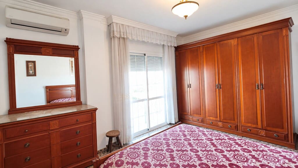 2 slaapkamer Villa te koop in Torrox-Costa met garage - € 475.000 (Ref: 10109027)