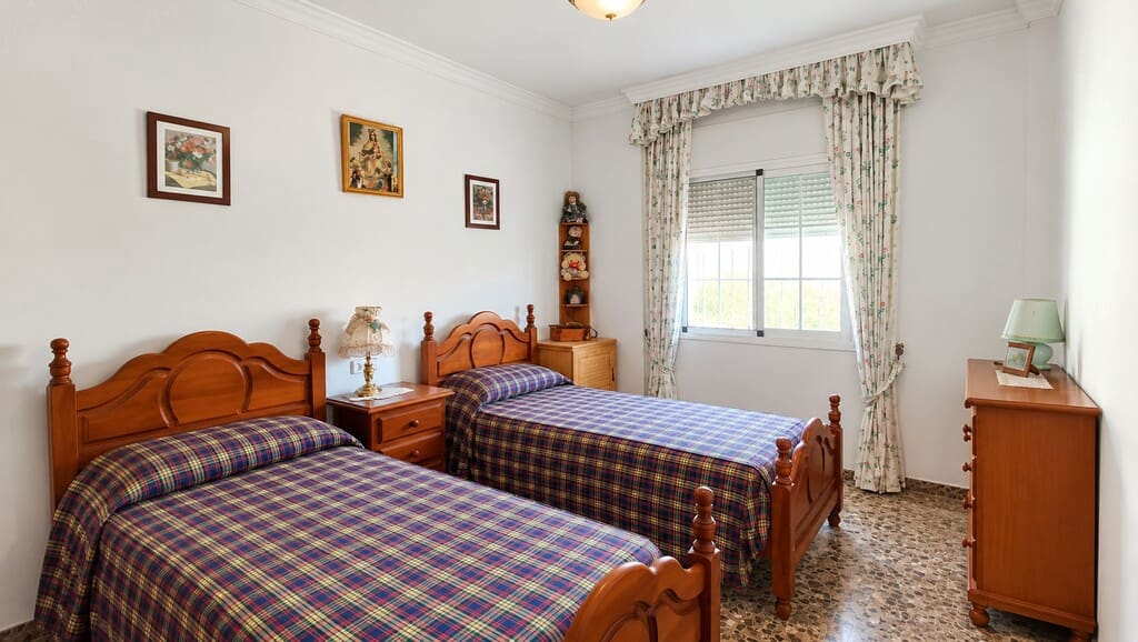 2 slaapkamer Villa te koop in Torrox-Costa met garage - € 475.000 (Ref: 10109027)