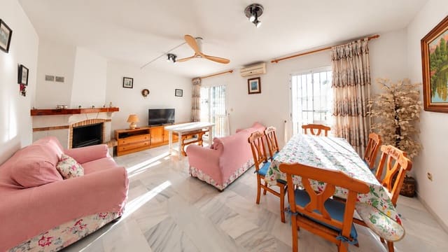 4 sypialnia Dom na sprzedaż w Caleta de Vélez, Vélez-Málaga z basenem garażem - 399 000 € (Ref: 10162192)