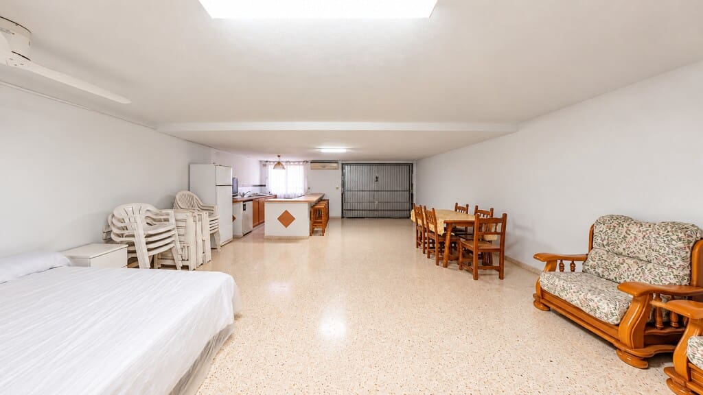 4 sypialnia Dom na sprzedaż w Caleta de Velez z basenem garażem - 399 000 € (Ref: 10162192)