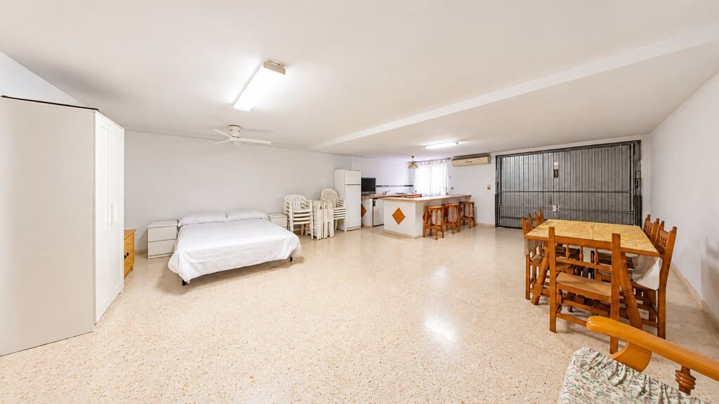 4 sypialnia Dom na sprzedaż w Caleta de Velez z basenem garażem - 399 000 € (Ref: 10162192)