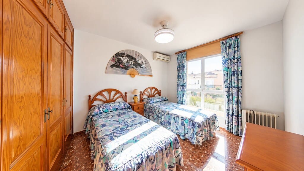 4 sypialnia Dom na sprzedaż w Caleta de Velez z basenem garażem - 399 000 € (Ref: 10162192)