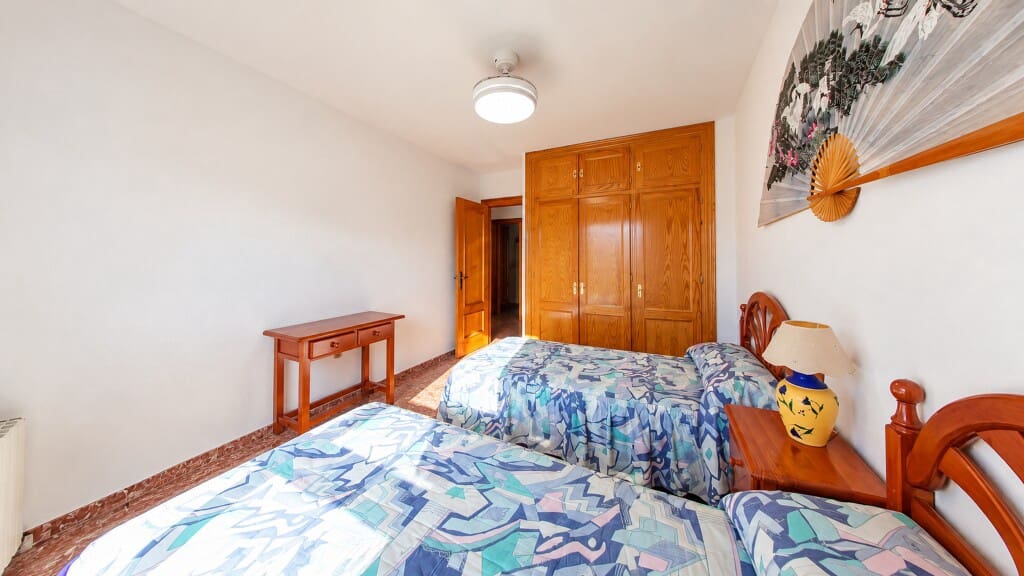 4 sypialnia Dom na sprzedaż w Caleta de Velez z basenem garażem - 399 000 € (Ref: 10162192)