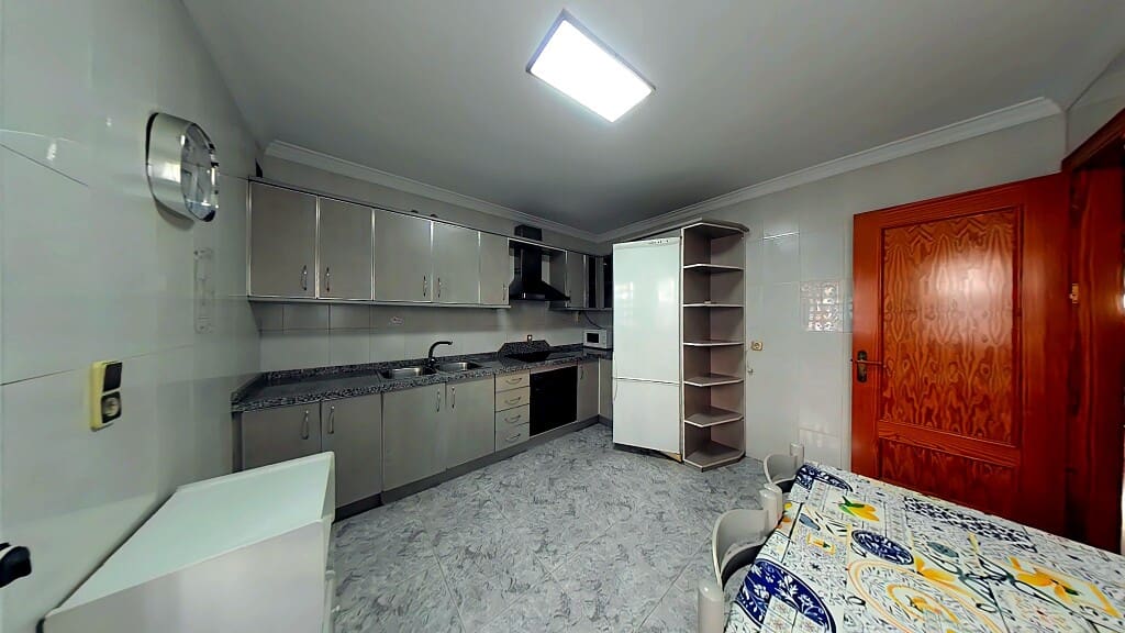 4 sypialnia Dom na sprzedaż w Caleta de Velez z basenem garażem - 399 000 € (Ref: 10162192)