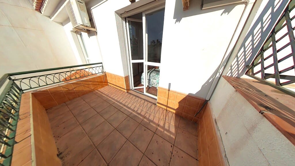 4 sypialnia Dom na sprzedaż w Caleta de Velez z basenem garażem - 399 000 € (Ref: 10162192)