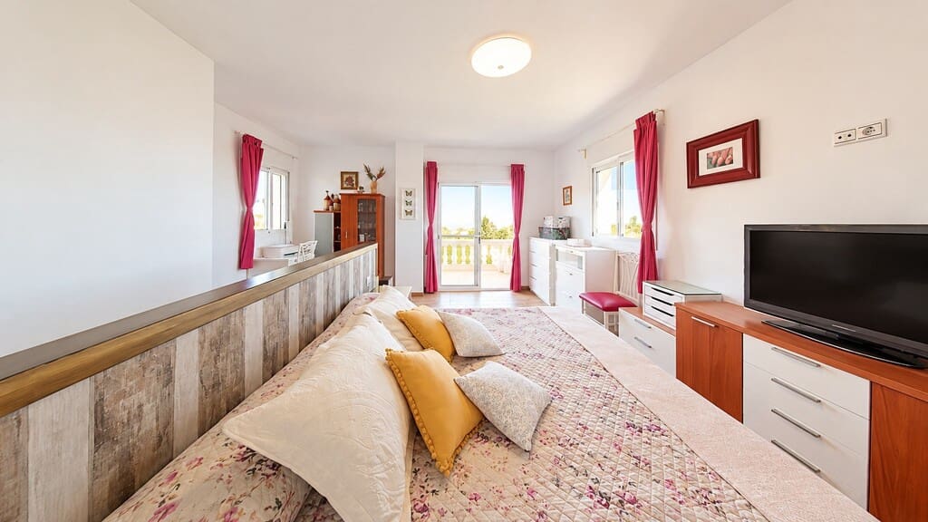 3 bedroom Finca/Country House for sale in Arenas with pool - € 428,000 (Ref: 10162193)
