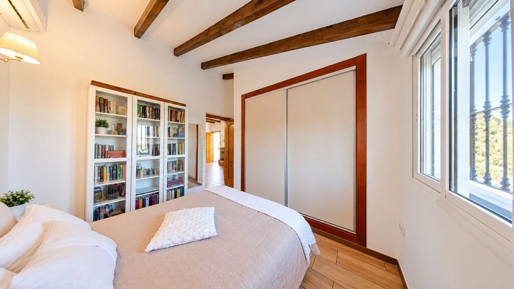 3 bedroom Finca/Country House for sale in Arenas with pool - € 428,000 (Ref: 10162193)