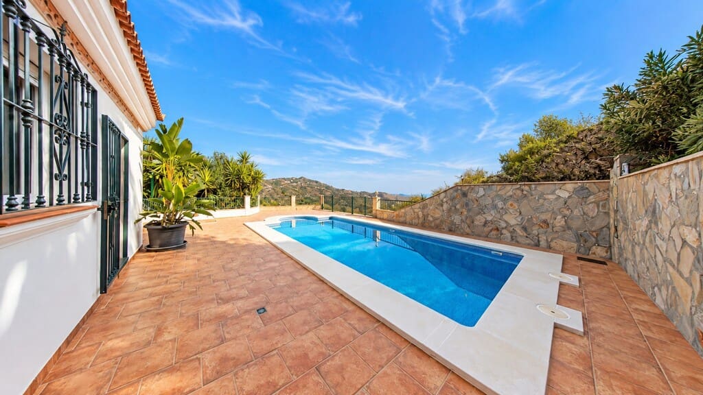 3 bedroom Finca/Country House for sale in Arenas with pool - € 428,000 (Ref: 10162193)
