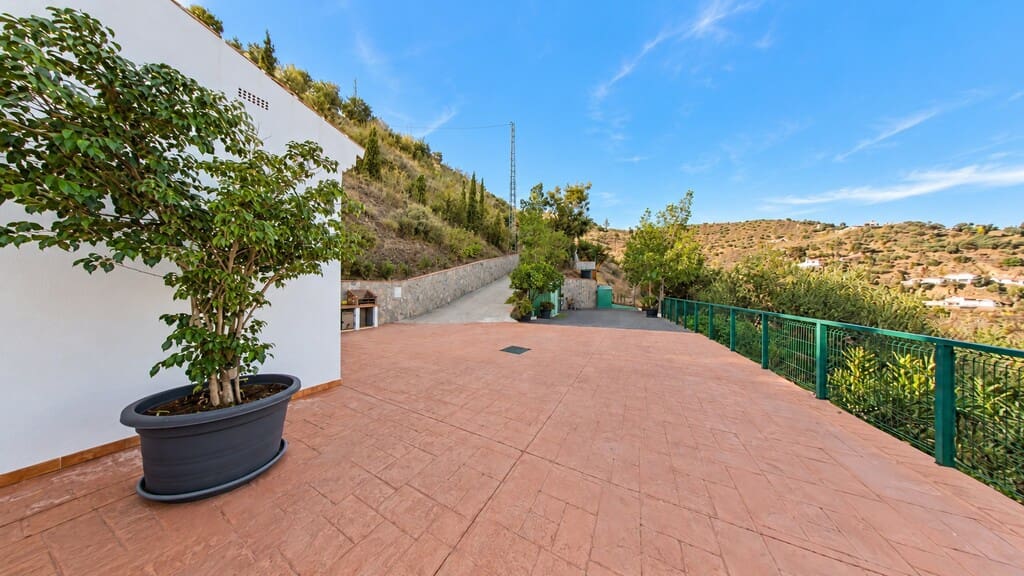 3 bedroom Finca/Country House for sale in Arenas with pool - € 428,000 (Ref: 10162193)