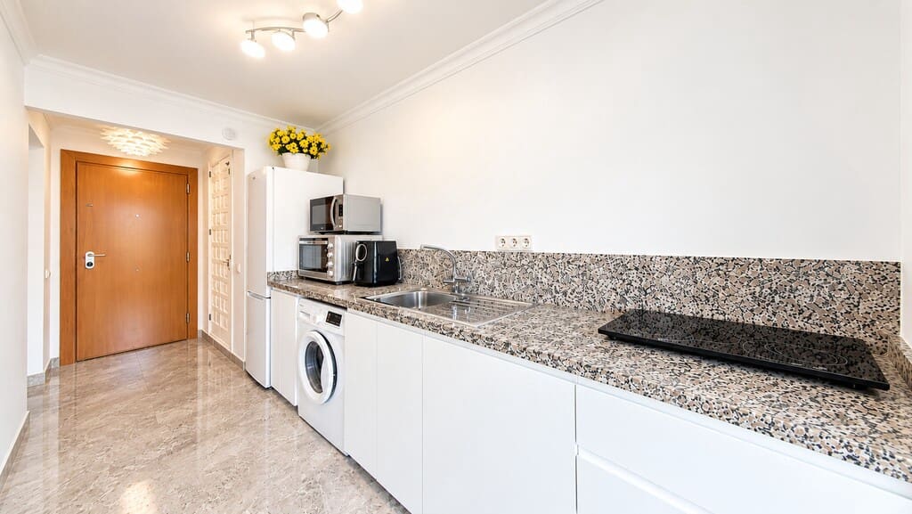 2 soveværelse Lejlighed til salg i Caleta de Velez med swimmingpool garage - € 350.000 (Ref: 10173387)