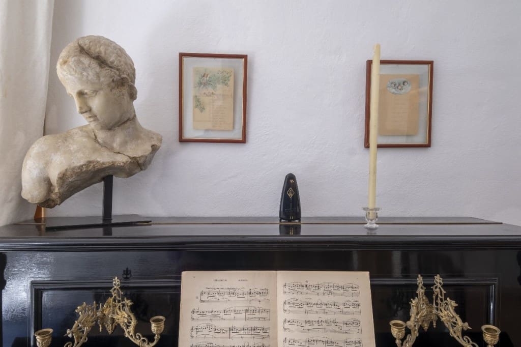 6 soveværelse Villa til salg i Sayalonga med swimmingpool - € 780.000 (Ref: 3122037)