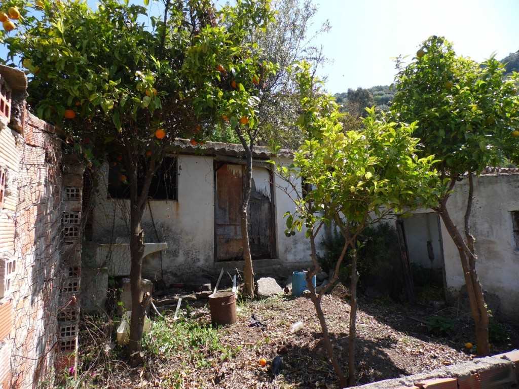 2 soveværelse Finca/Landehus til salg i Sayalonga - € 69.000 (Ref: 3122111)