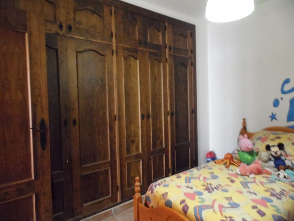 9 chambre Maison de Ville à vendre à Sayalonga - 231 000 € (Ref: 3122155)